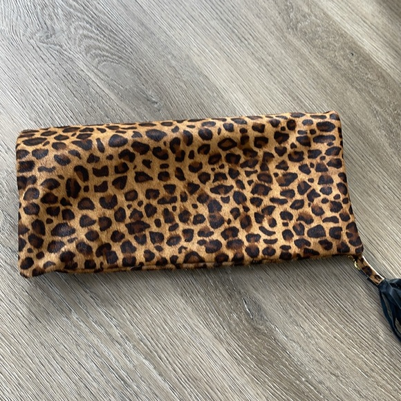 Animal print clutch in pony hair - Picture 2 of 10